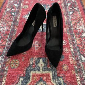 Steve Madden Suede Pumps